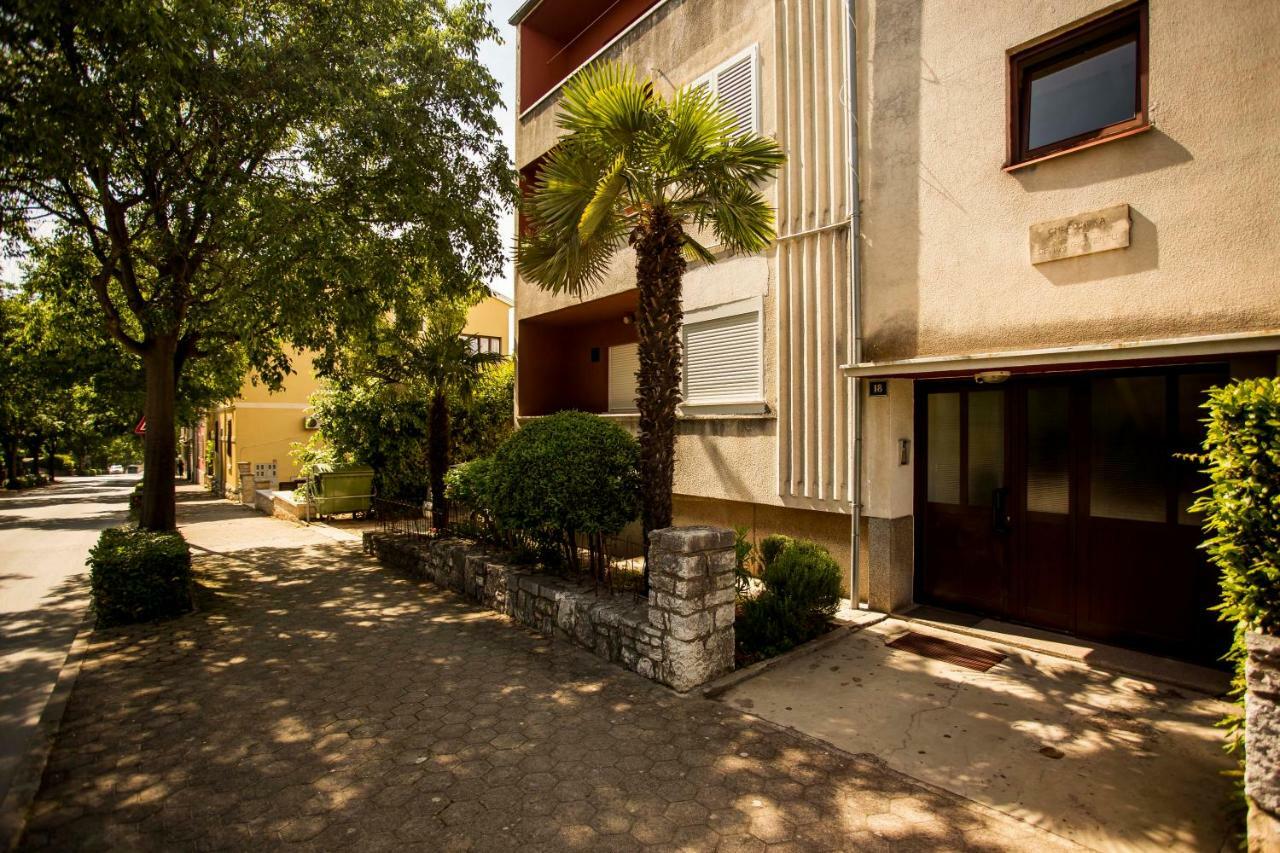 Apartman Barbara 로비니 외부 사진