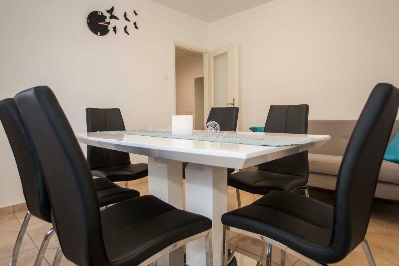 Apartman Barbara 로비니 외부 사진