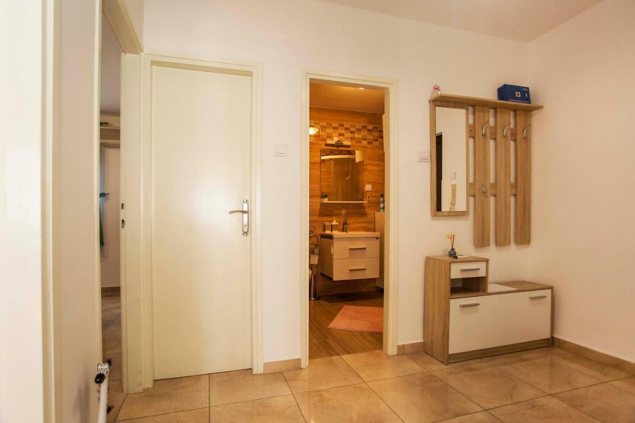 Apartman Barbara 로비니 외부 사진