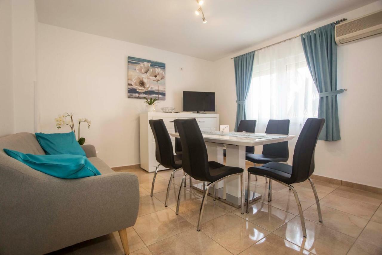 Apartman Barbara 로비니 외부 사진