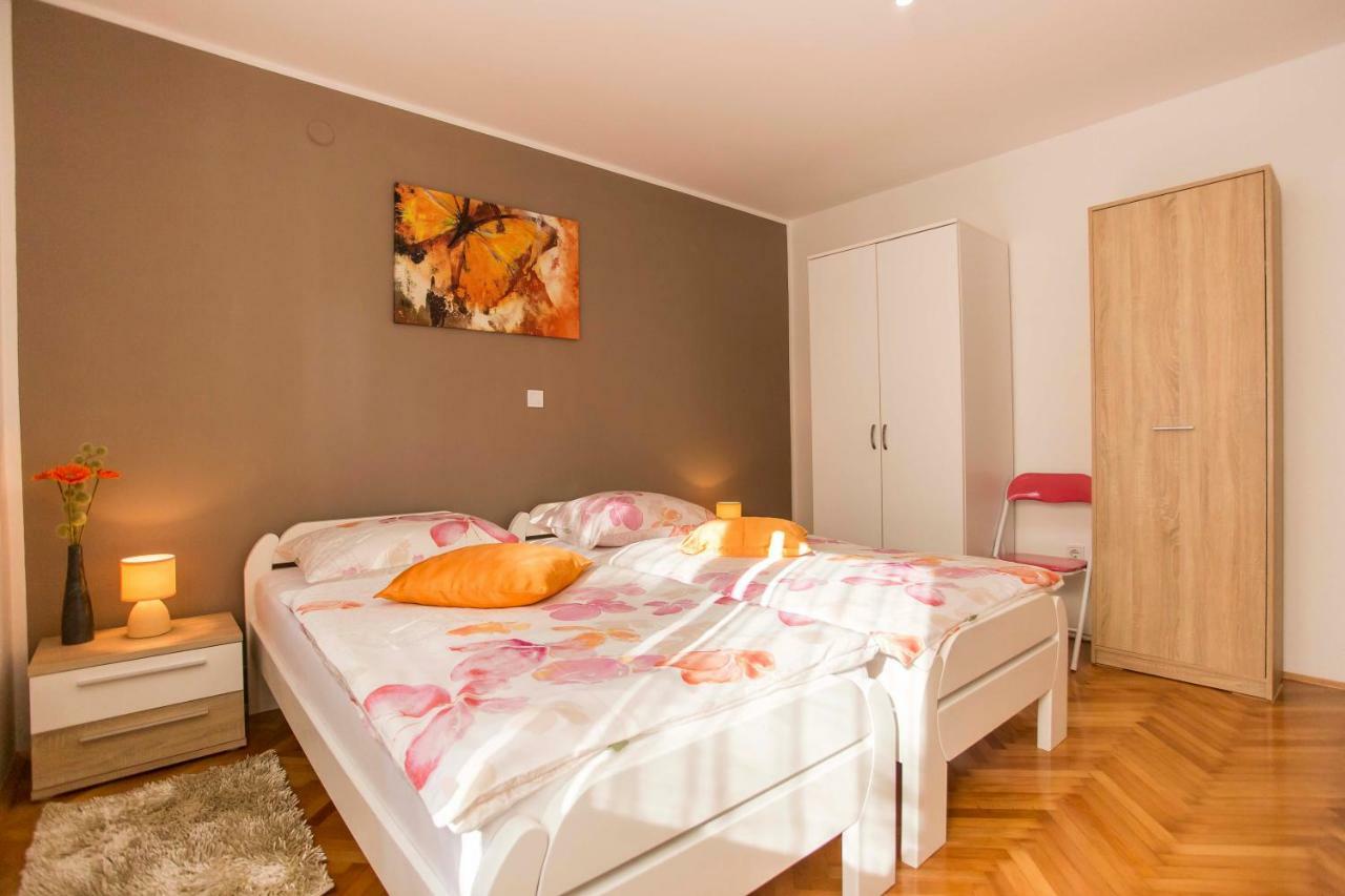 Apartman Barbara 로비니 외부 사진
