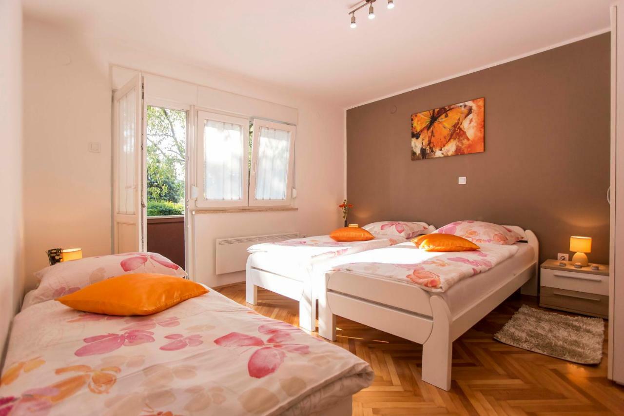 Apartman Barbara 로비니 외부 사진