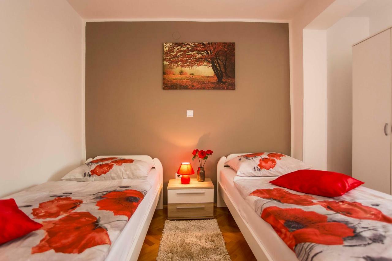 Apartman Barbara 로비니 외부 사진